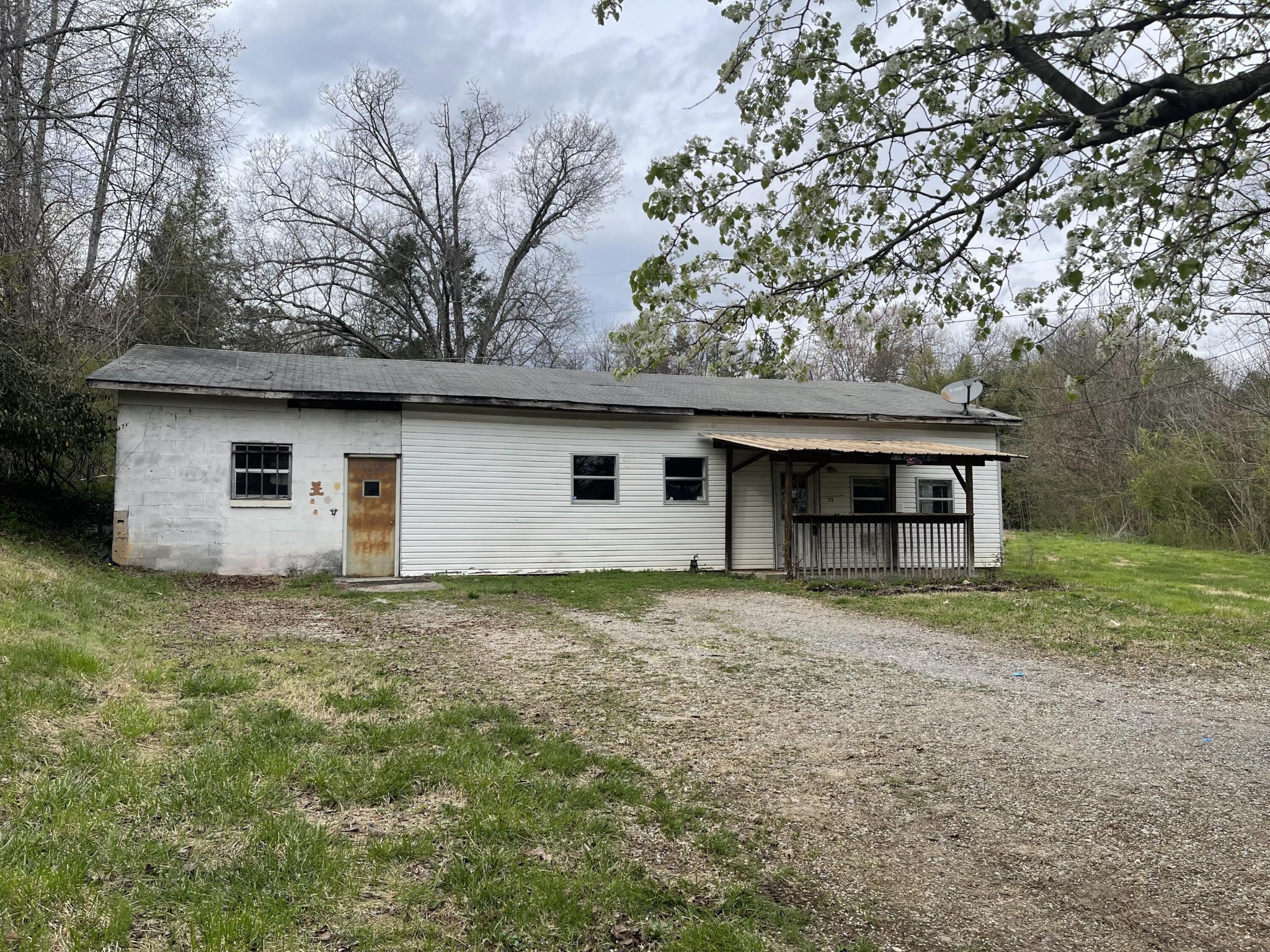 128 Crisp Road Lenoir City, TN 37771 - Photo 1 of 15
