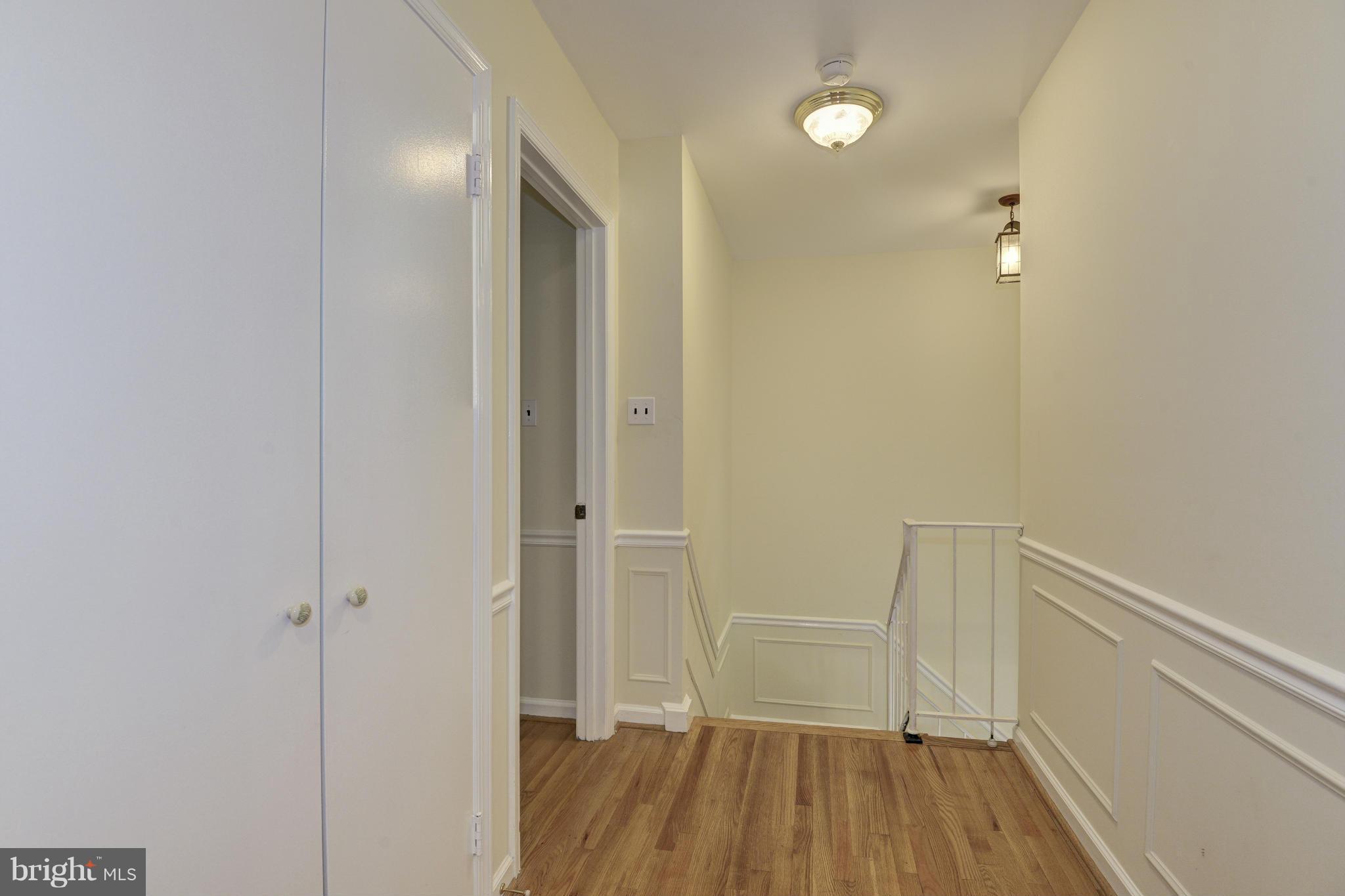 11809 Gregerscroft Road Potomac, MD 20854 - Photo 17 of 30 Upper Level Hallway