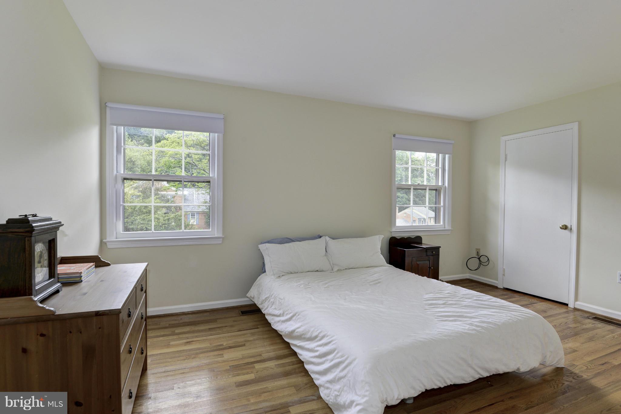 11809 Gregerscroft Road Potomac, MD 20854 - Photo 24 of 30 Bedroom #3