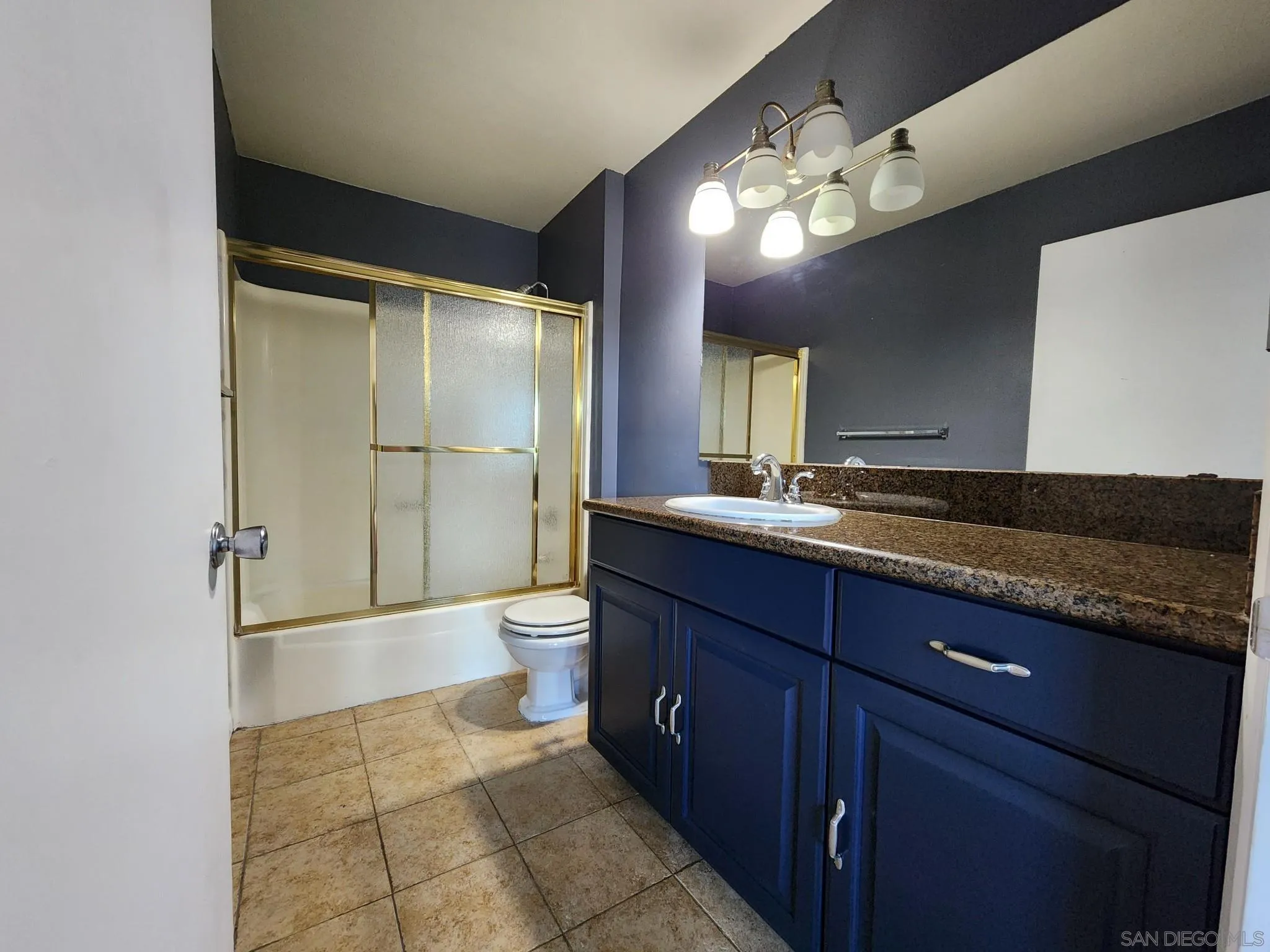 6191 Rancho Mission Road, Unit 213 San Diego, CA 92108 - Photo 5 of 8 Bathroom