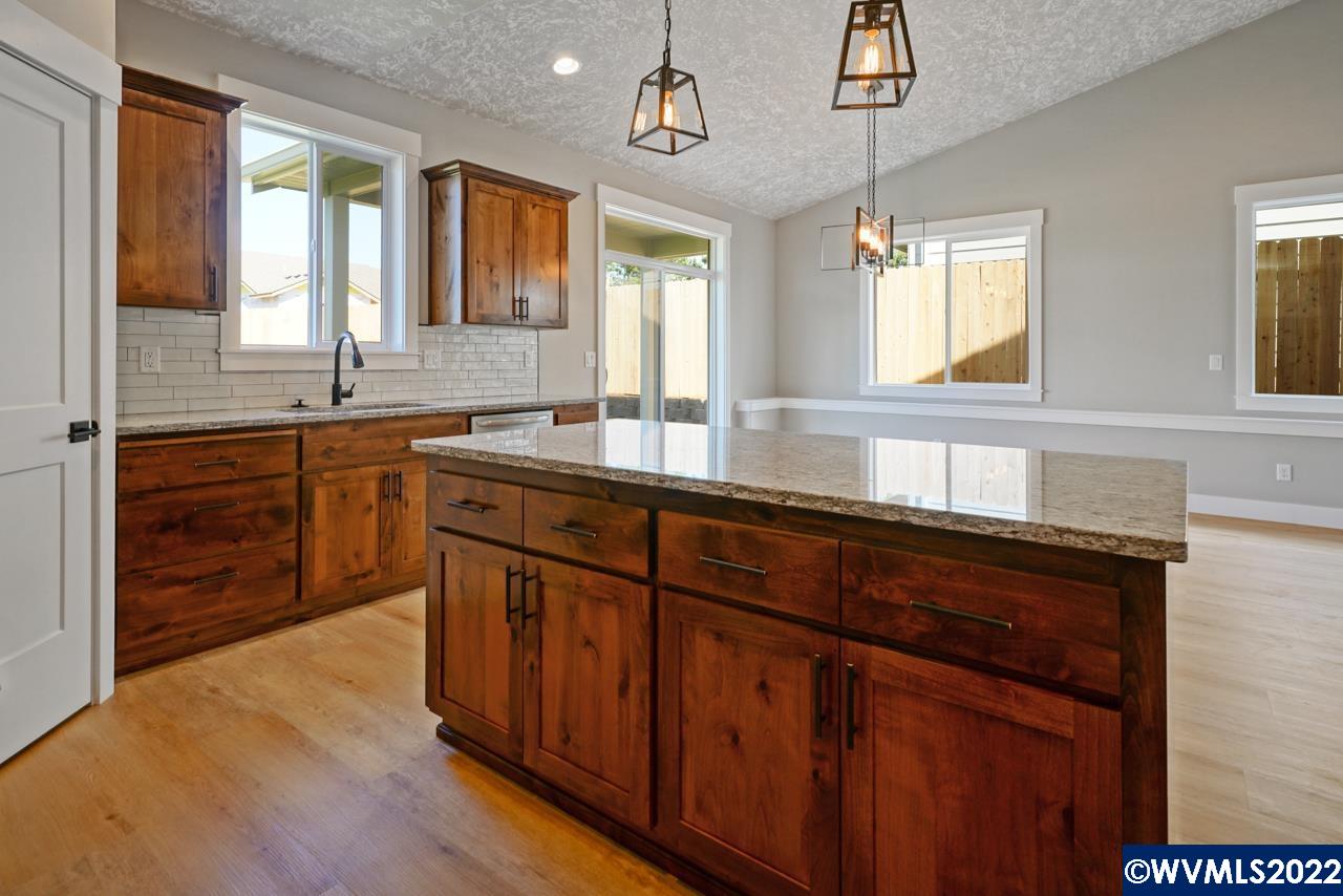 1675 Southwest Ellis Street Dallas, OR 97338 - Photo 21 of 33 Gallery Image 21