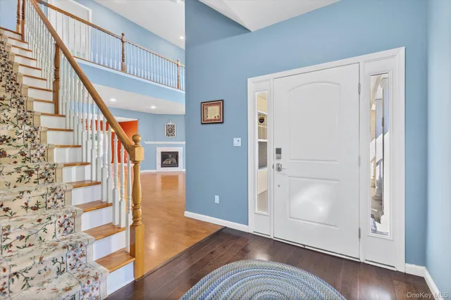 a view of livingroom with furniture and wooden floor