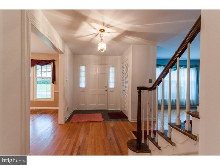 24 Stone Crop Road Wilmington, DE 19810 - Photo 4 of 25 Foyer
