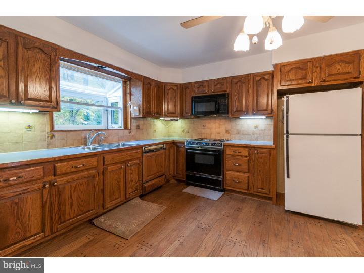 24 Stone Crop Road Wilmington, DE 19810 - Photo 8 of 25 Kitchen