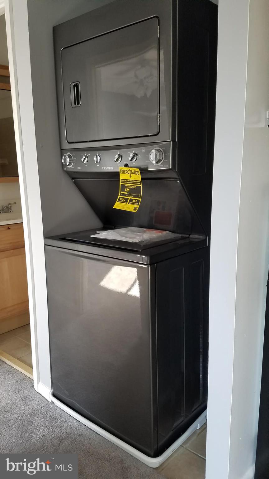 6230 Edsall Road, Unit 403 Alexandria, VA 22312 - Photo 5 of 11