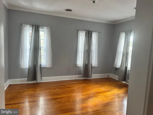 a view of empty room with window
