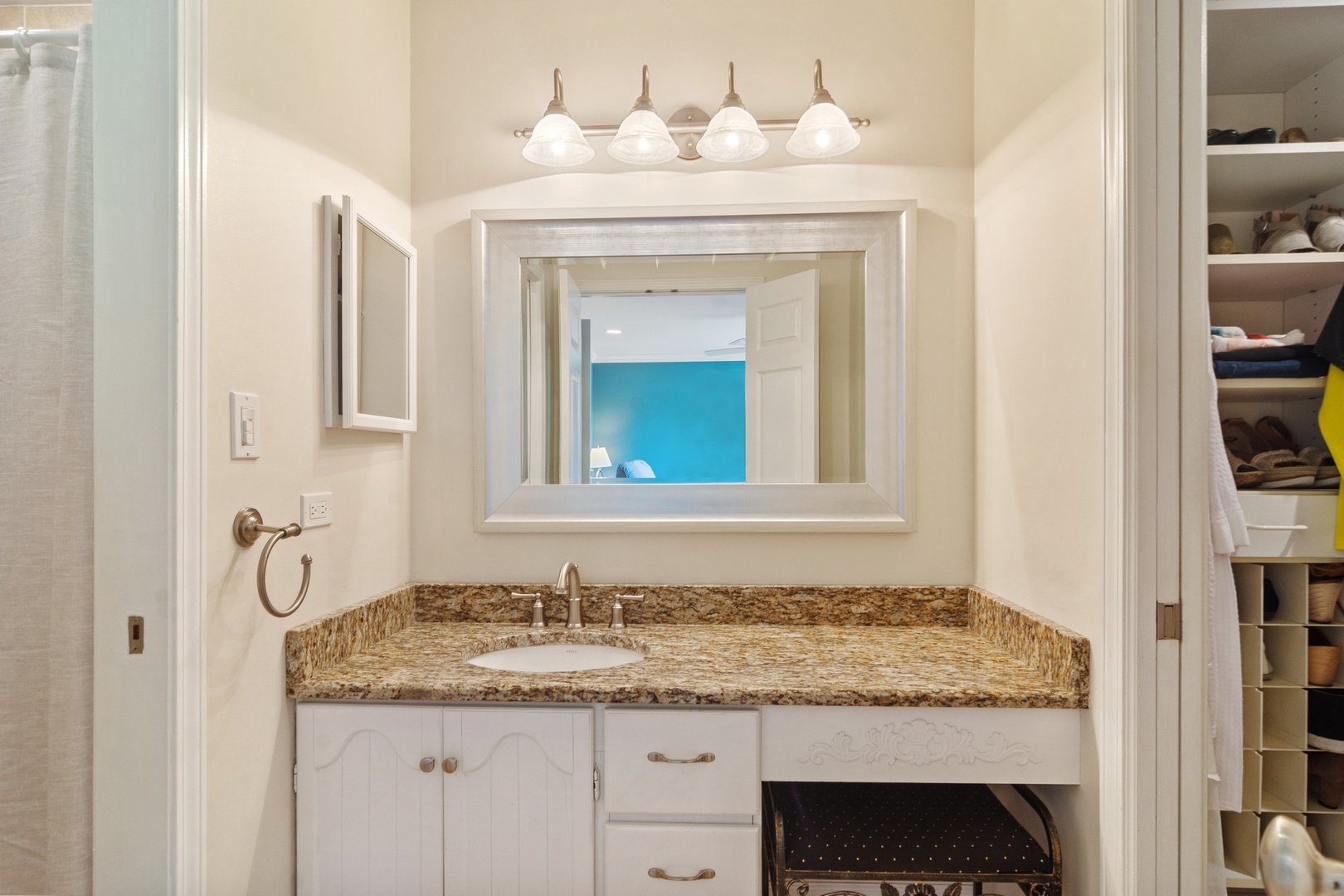 380 Shoreline Road Lake Barrington, IL 60010 - Photo 13 of 36