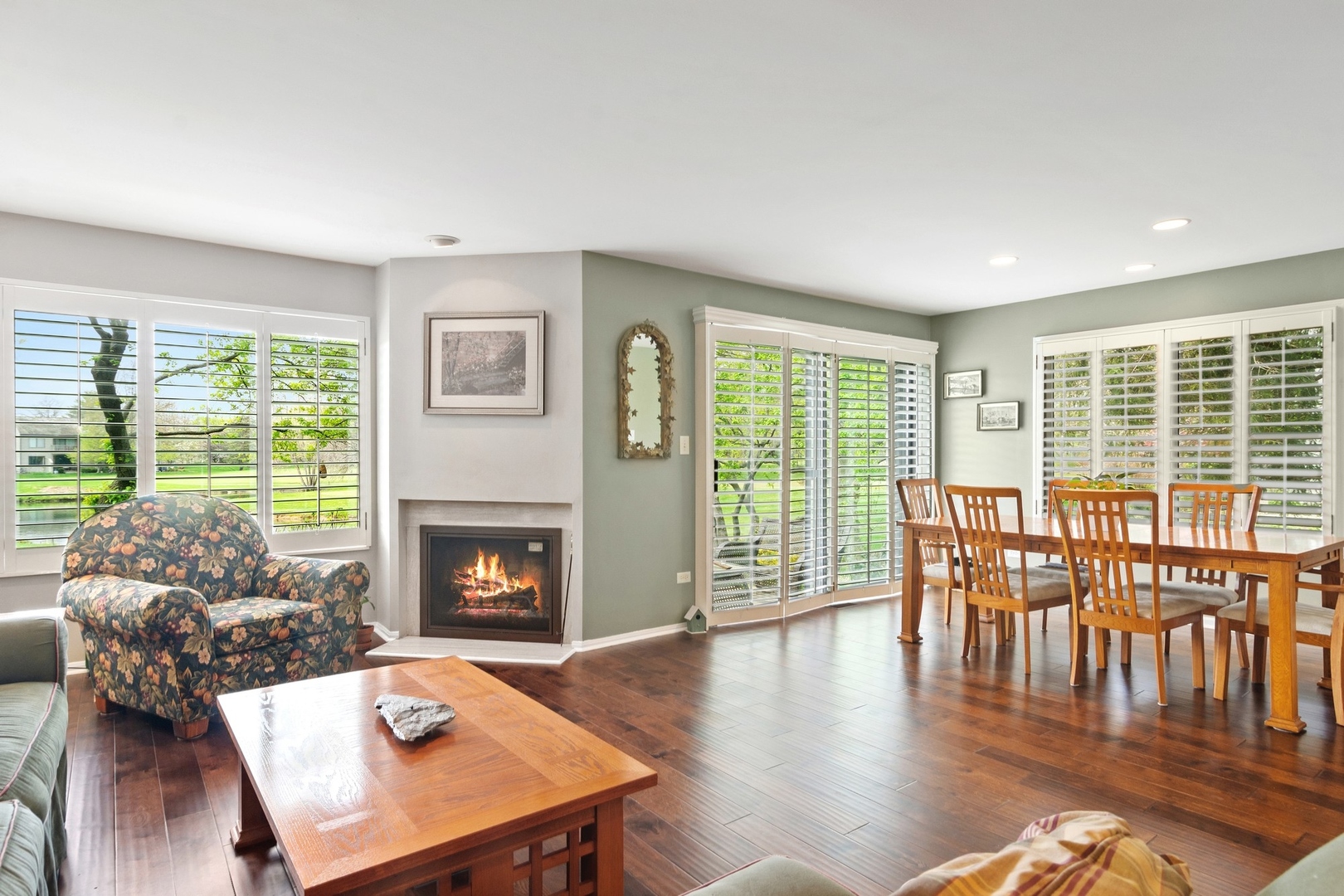 380 Shoreline Road Lake Barrington, IL 60010 - Photo 4 of 36