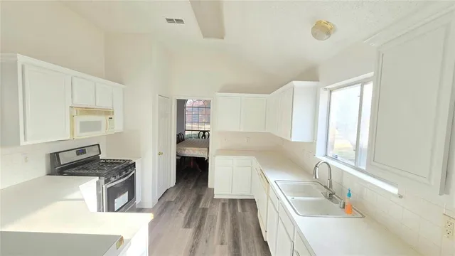 $2,299 | 2621 Ash Creek, Mesquite, TX 75181