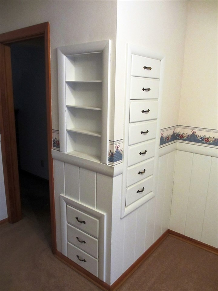 3729 Pinecrest Road Rockford, IL 61107 - Photo 14 of 22 a view of an empty walk in closet