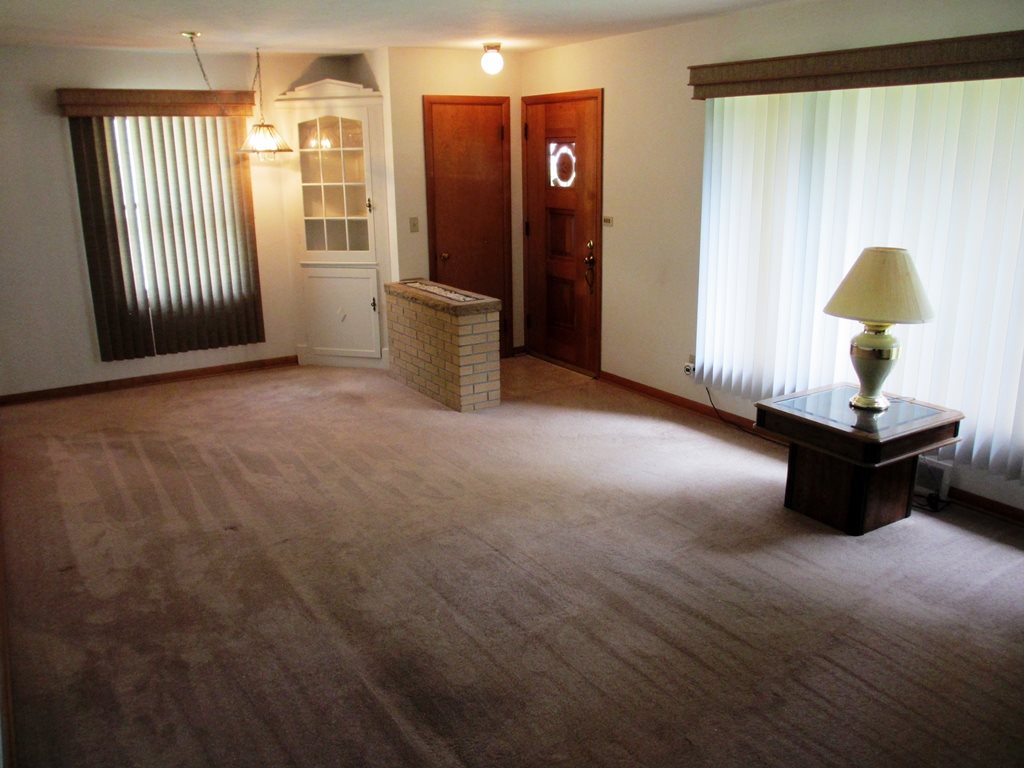 3729 Pinecrest Road Rockford, IL 61107 - Photo 7 of 22 a view of livingroom with furniture