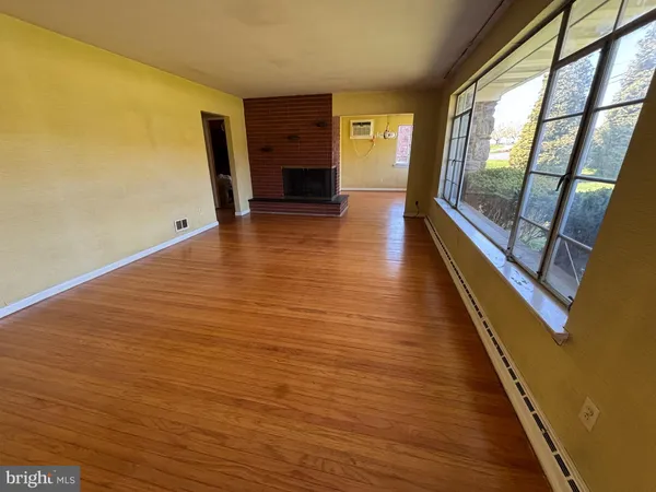 $449,000 | 4022 West Chester Pike, Newtown Square, PA 19073