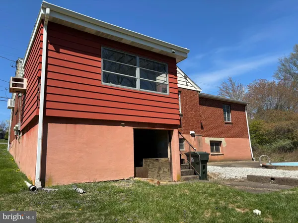 $449,000 | 4022 West Chester Pike, Newtown Square, PA 19073