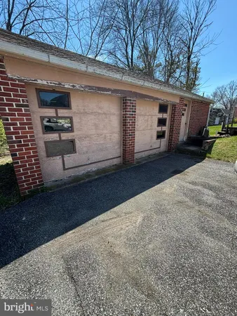 $449,000 | 4022 West Chester Pike, Newtown Square, PA 19073