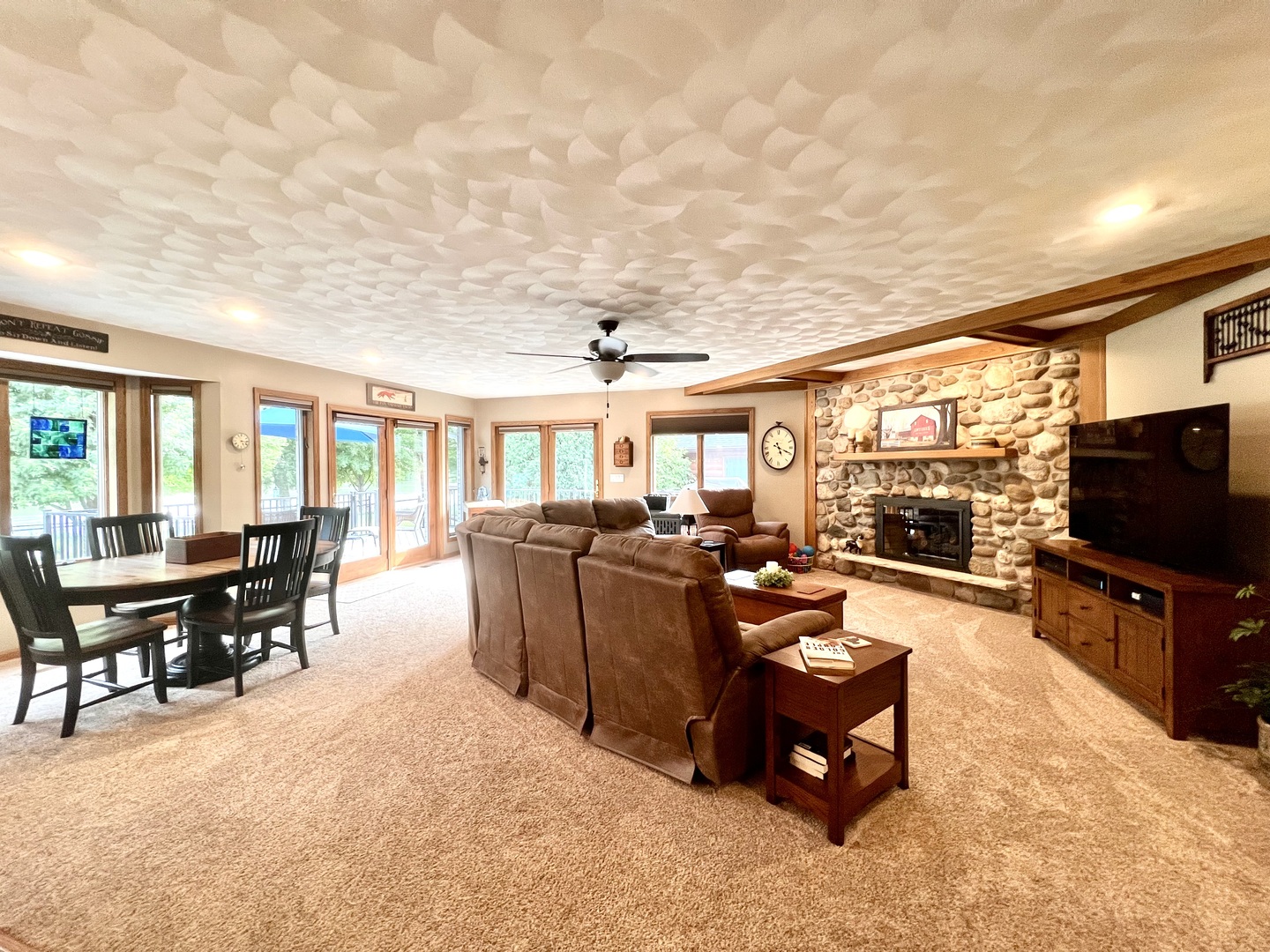 329 Rockside Drive Dixon, IL 61021 - Photo 7 of 23 a living room with furniture and a flat screen tv