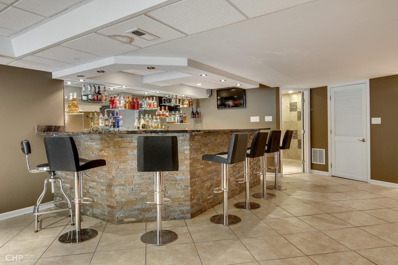 111 Roberts Road Inverness, IL 60010 - Photo 19 of 31 Gallery Image 19