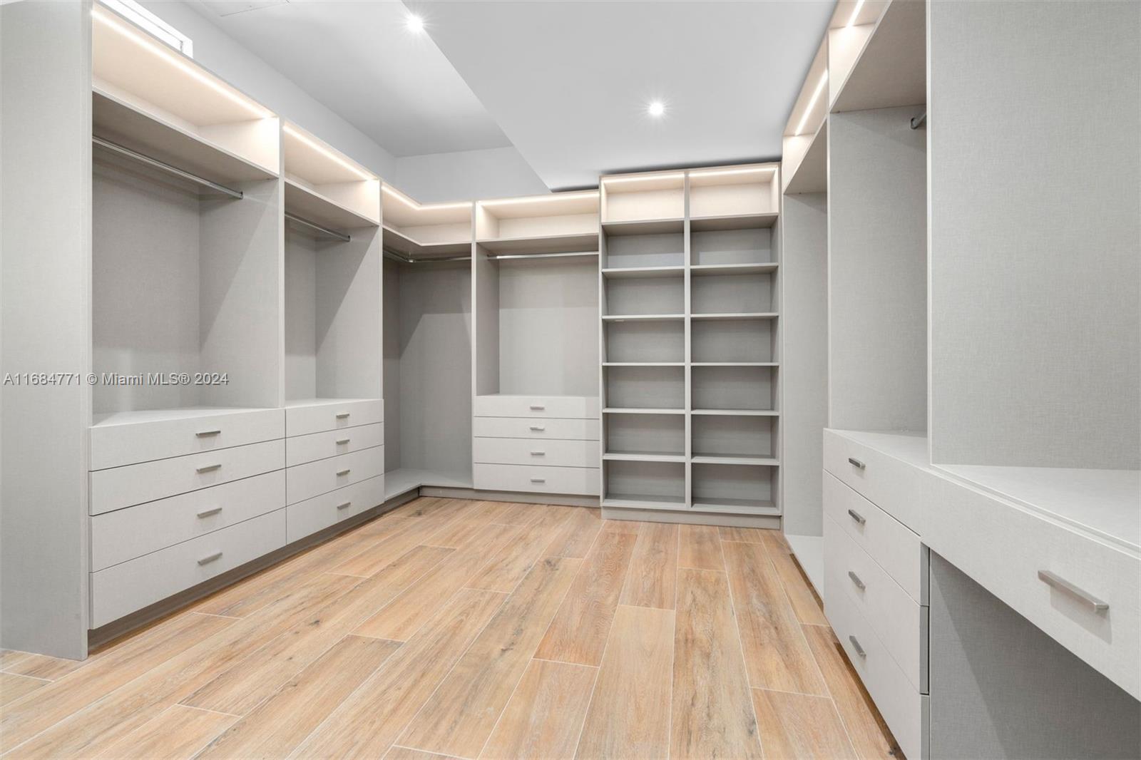 945 Mariner Drive Key Biscayne, FL 33149 - Photo 30 of 56