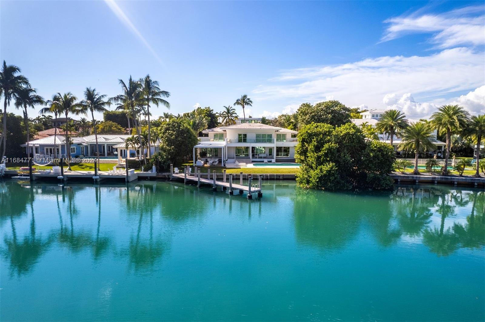 945 Mariner Drive Key Biscayne, FL 33149 - Photo 4 of 56