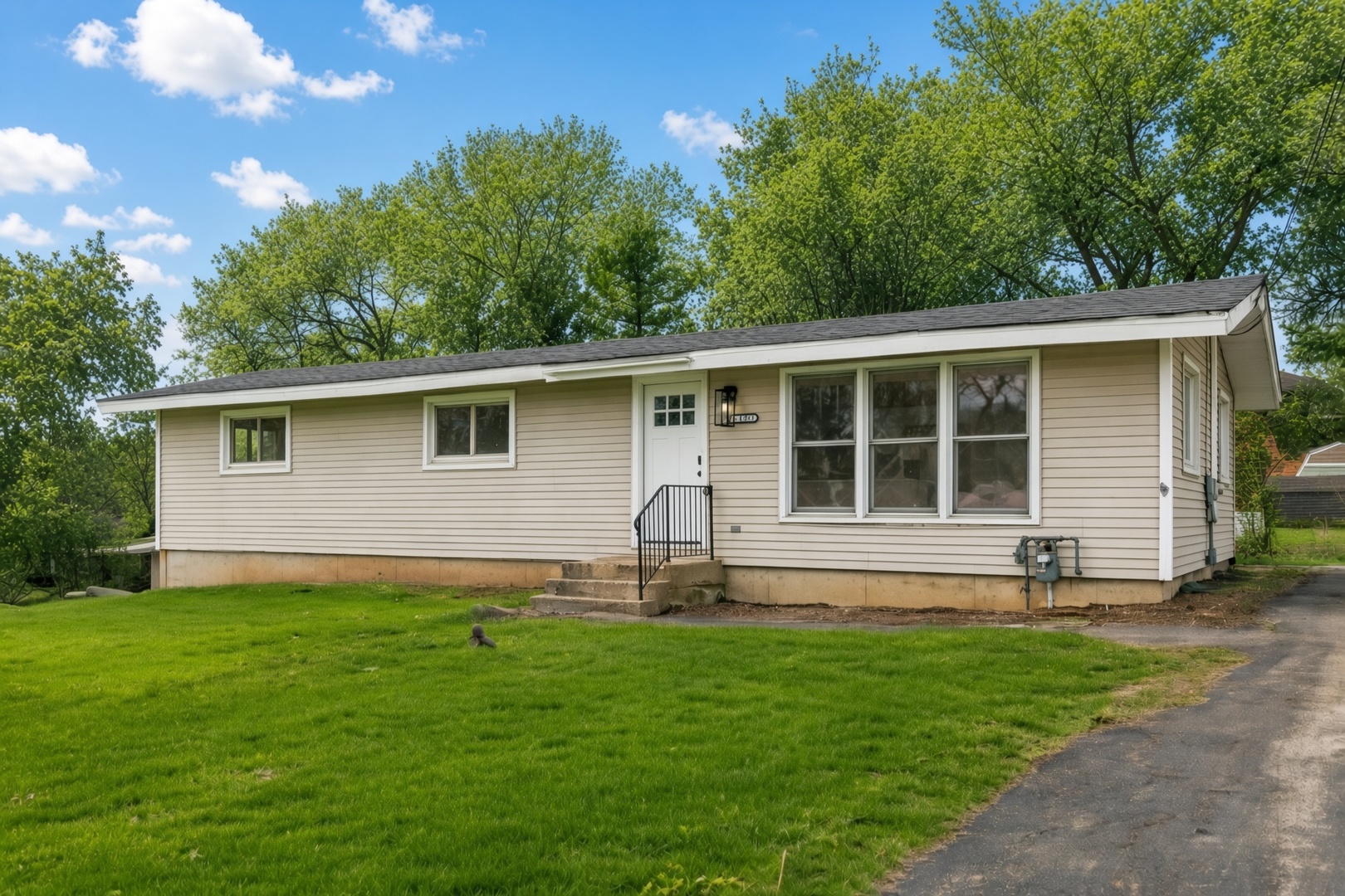 6305 Robert Road Cary, IL 60013 - Photo 1 of 23 Gallery Image 1