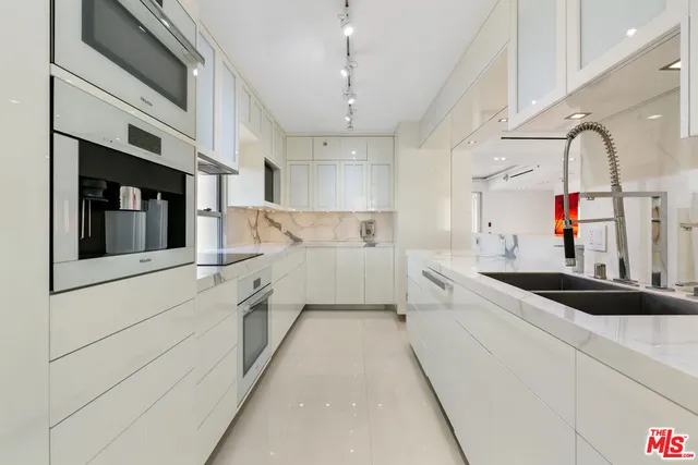 $2,399,950 | 201 Ocean Avenue, Unit 409P, Santa Monica, CA 90402