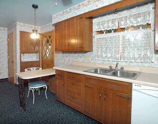 1703 Arona Road Irwin, PA 15642 - Photo 4 of 18 Kitchen.
