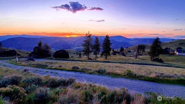 237 Spring Canyon Road Orondo, WA 98843 - Photo 2 of 27