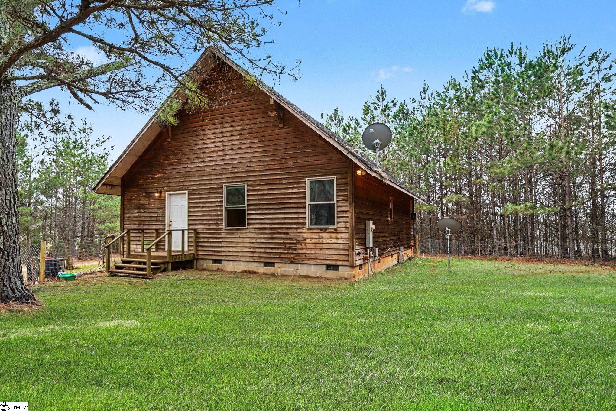 113 Ernestine Hayes Road Pickens, SC 29671 - Photo 4 of 27