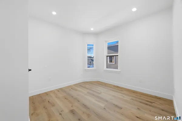 $2,500 | 145 Crystal Avenue, Unit 3, New London, CT 06320