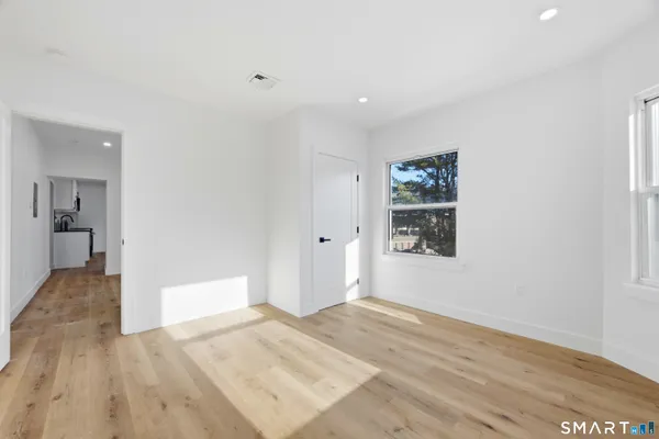 $2,500 | 145 Crystal Avenue, Unit 3, New London, CT 06320