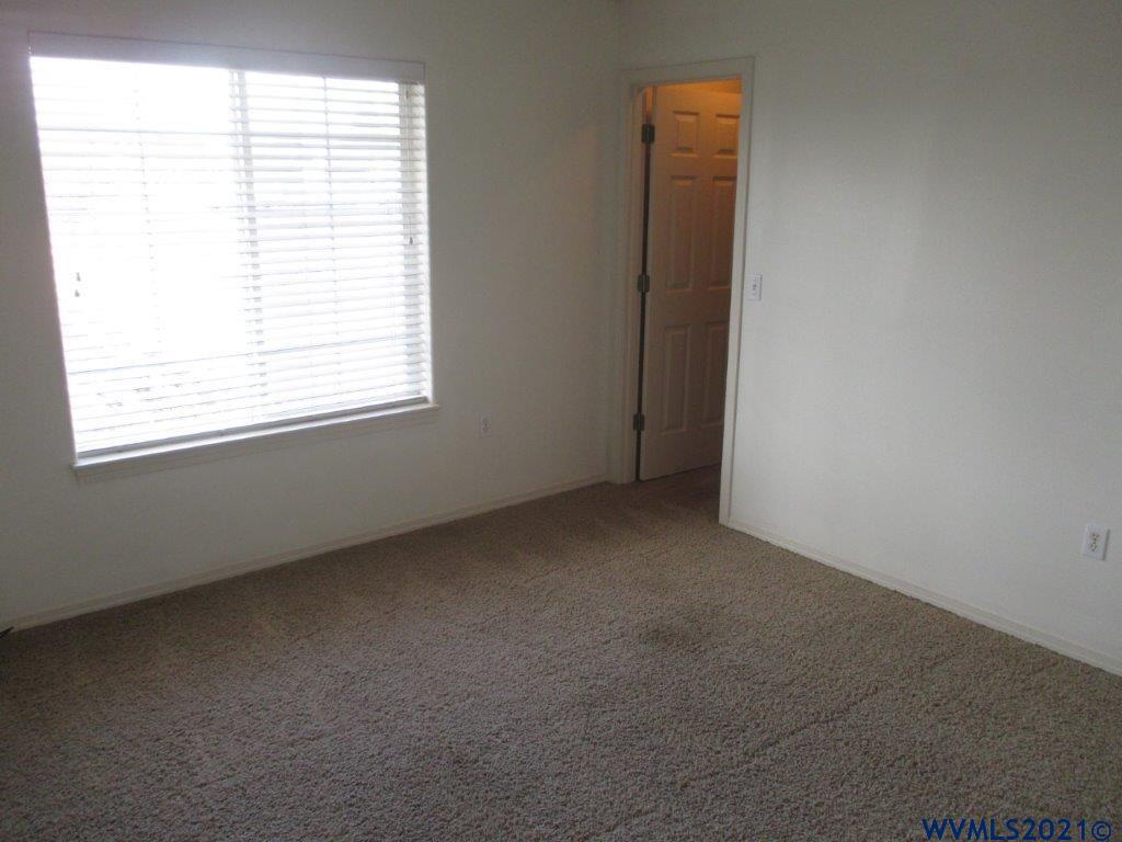 6945 Ridgetop Drive Northeast Keizer, OR 97303 - Photo 6 of 9 Gallery Image 6