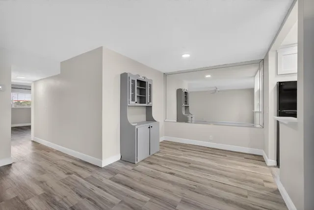 $3,000 | 100 Shore Court, Unit 208, North Palm Beach, FL 33408