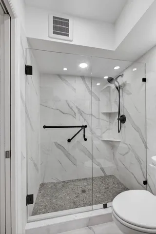 $3,000 | 100 Shore Court, Unit 208, North Palm Beach, FL 33408