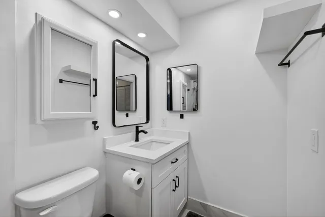 $3,000 | 100 Shore Court, Unit 208, North Palm Beach, FL 33408