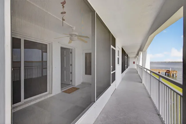 $3,000 | 100 Shore Court, Unit 208, North Palm Beach, FL 33408