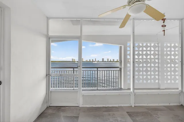 $3,000 | 100 Shore Court, Unit 208, North Palm Beach, FL 33408