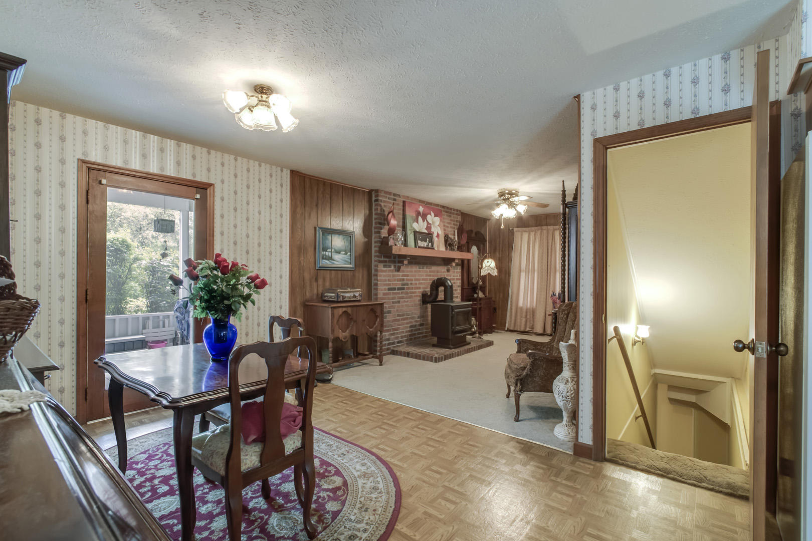 1130 Hartford Road Kingston, TN 37763 - Photo 22 of 39 22_HartfordRoad_1130_Dining2-StairsDown