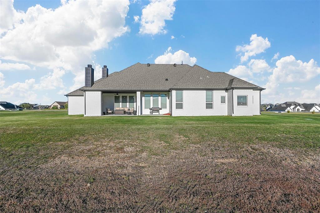 129 Southern Court Springtown, TX 76082 - Photo 37 of 40