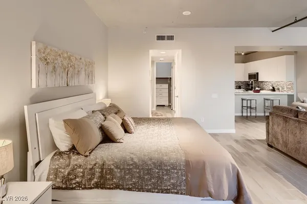$2,300 | 353 East Bonneville Avenue, Unit 805, Las Vegas, NV 89101