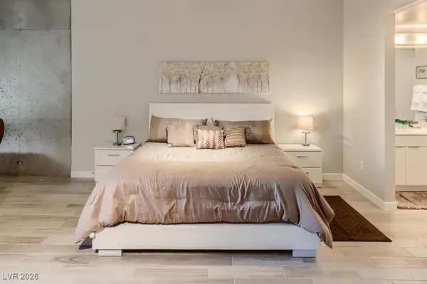 $2,300 | 353 East Bonneville Avenue, Unit 805, Las Vegas, NV 89101