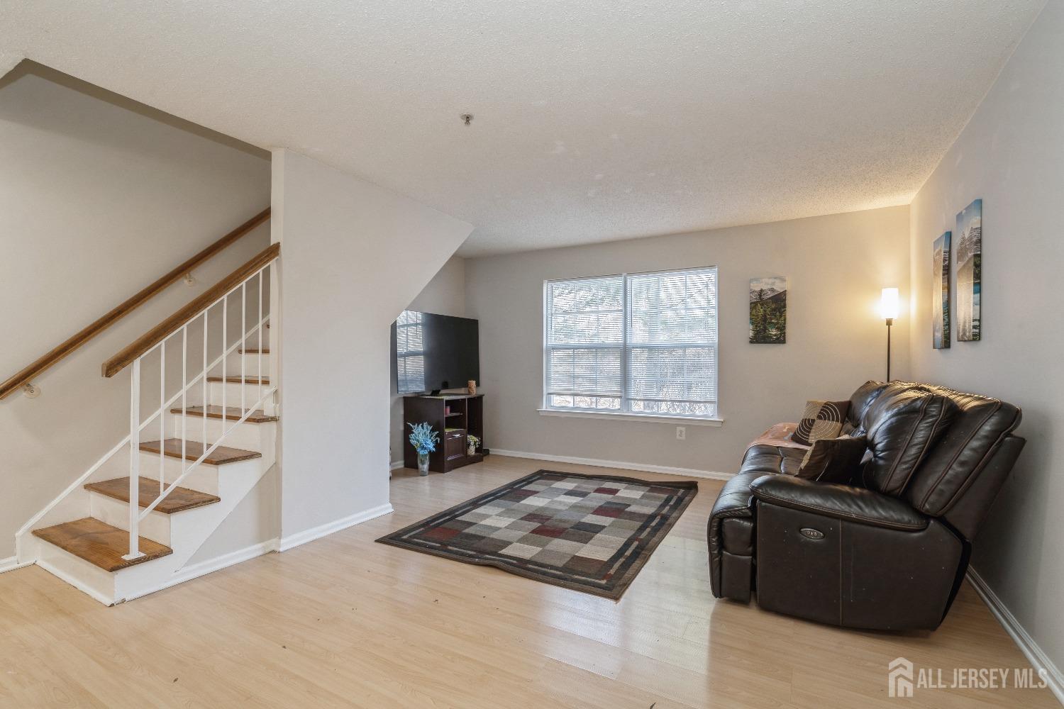 251 Prestwick Way Edison, NJ 08820 - Photo 2 of 23 Gallery Image 2