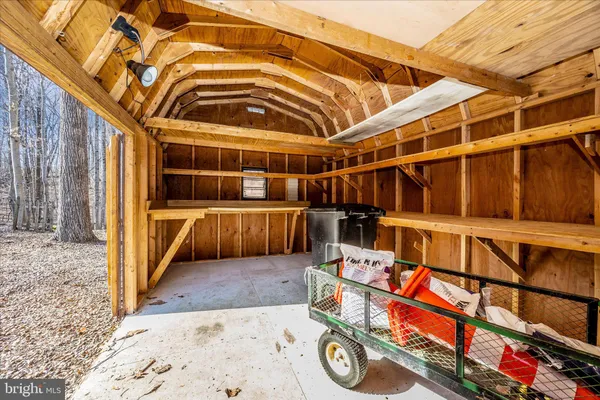 a view of an outdoor space