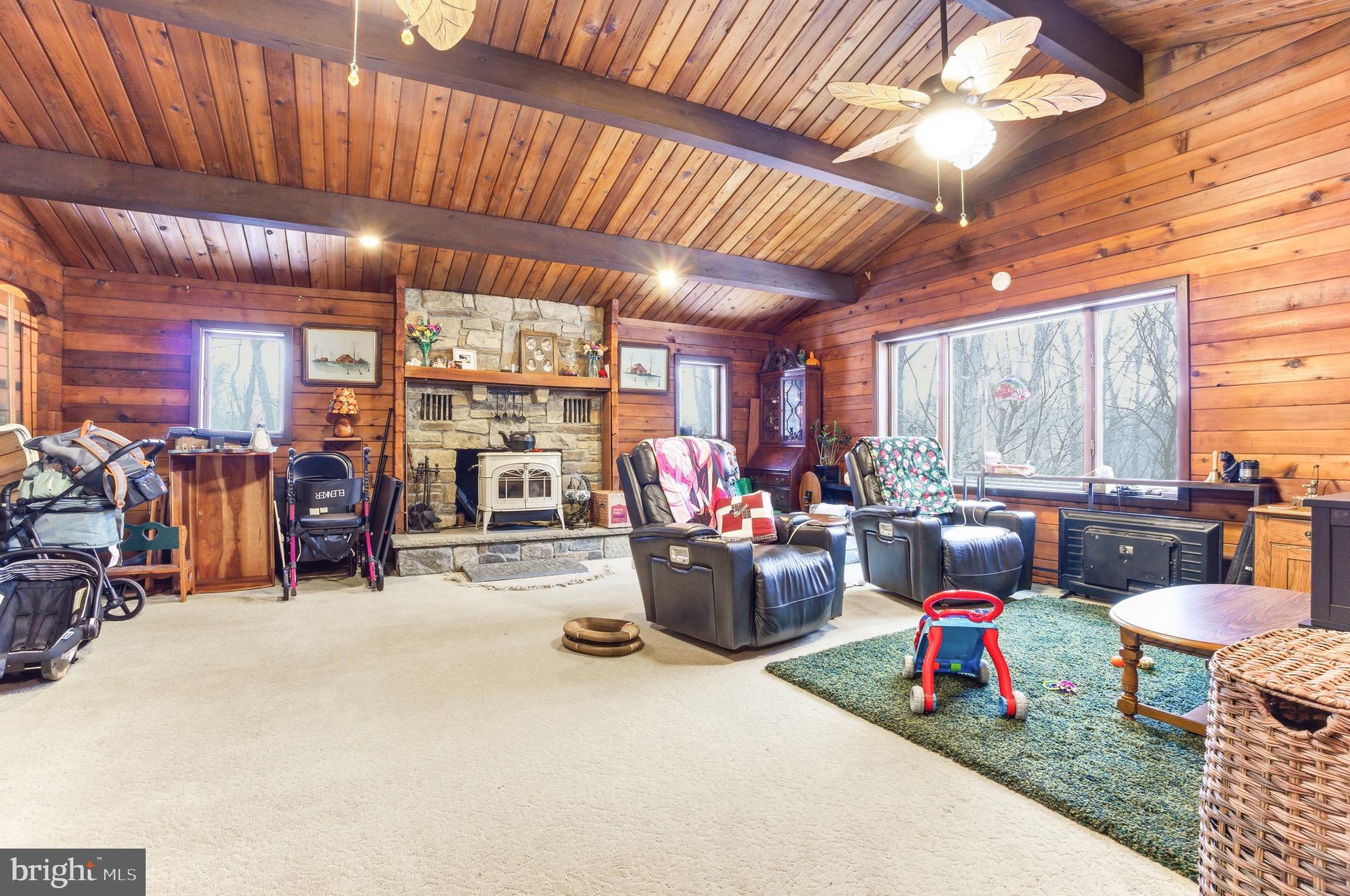 12644 Jesse Smith Road Mount Airy, MD 21771 - Photo 5 of 34