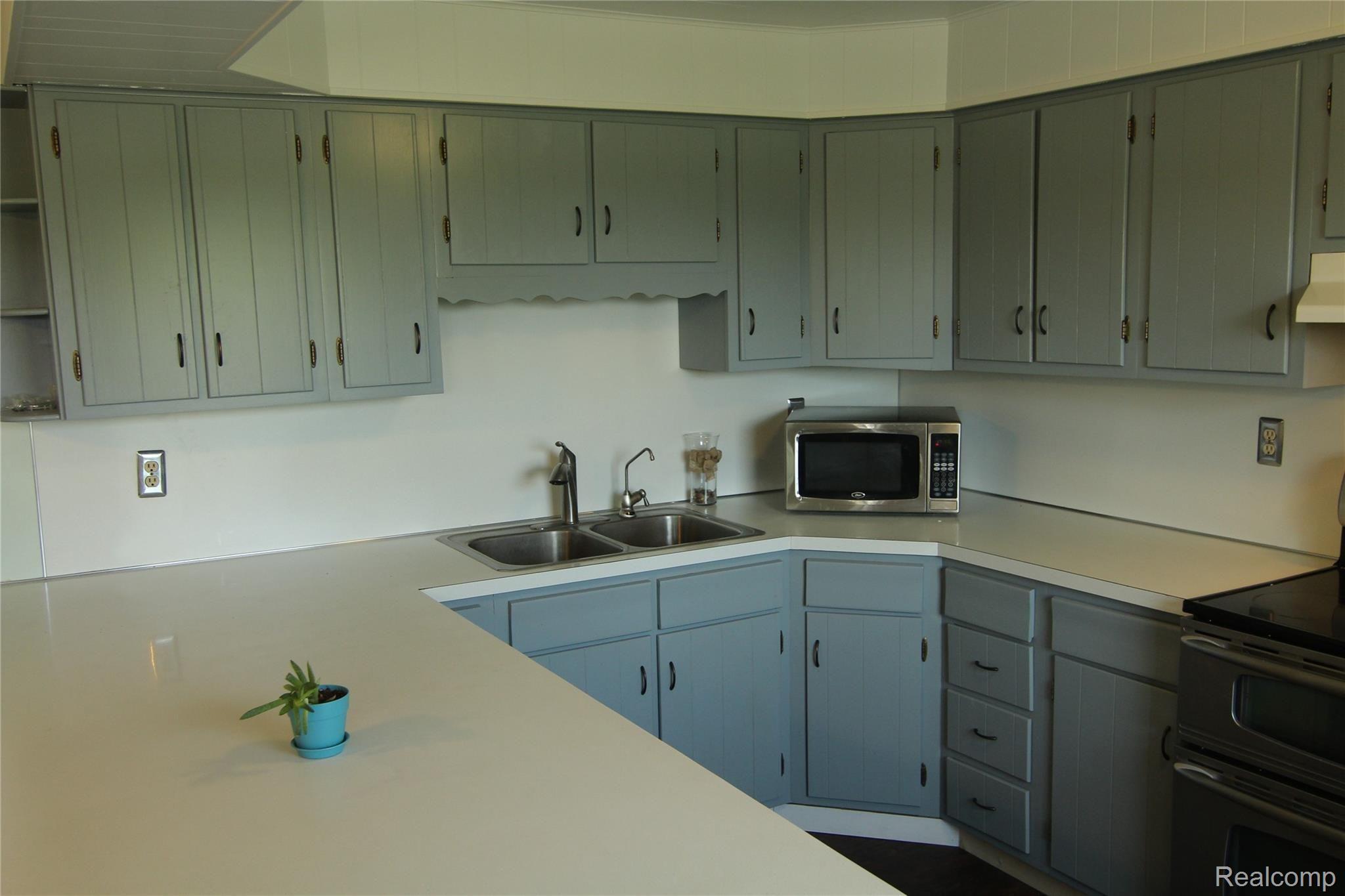 8329 Tubspring Road Almont, MI 48003 - Photo 10 of 37 IMG_1855.JPG