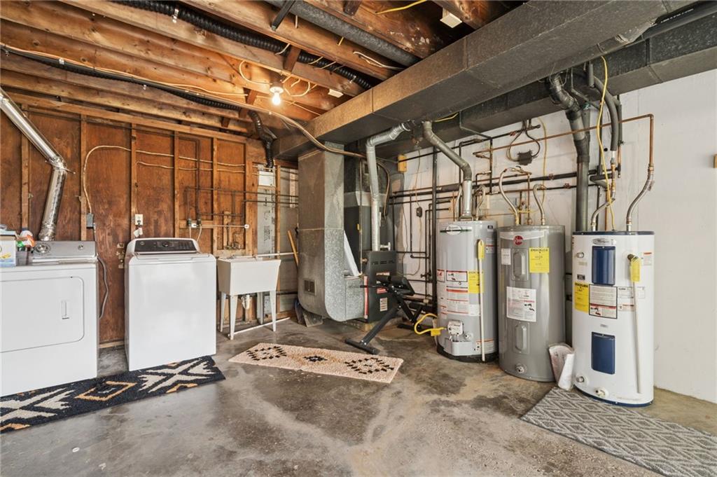 1154 Pittsburgh Road Valencia, PA 16059 - Photo 23 of 37 Back unit garage & utility room