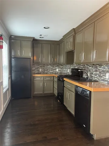 $975 | 434 Lenard Street, Unit B, Houston, TX 77009