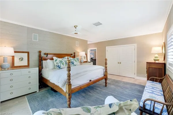 $55,000 | 642 6th Avenue North, Naples, FL 34102