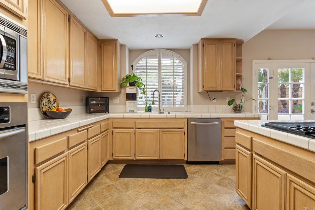 1394 Corte Magna Oceanside, CA 92057 - Photo 9 of 31