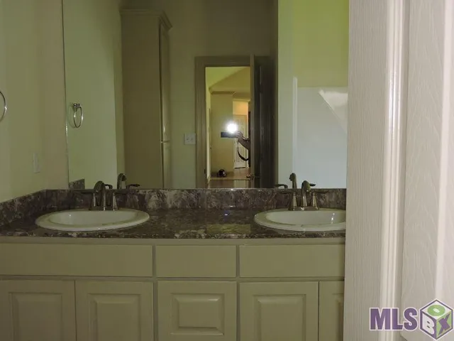 $2,100 | 10125 Montrachet Drive, Baton Rouge, LA 70817