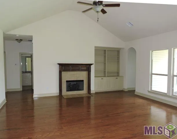 $2,100 | 10125 Montrachet Drive, Baton Rouge, LA 70817