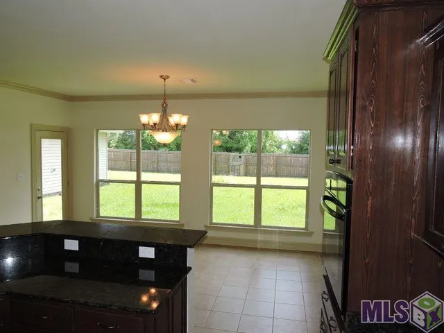 $2,100 | 10125 Montrachet Drive, Baton Rouge, LA 70817